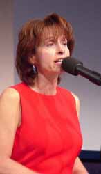 Beverly Neidorf zingt